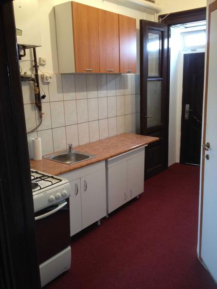 Particular inchiriez garsoniera ultracentral str Lunga - 4