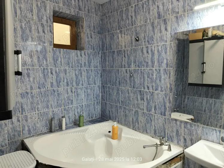 Vand casa in centrul ora?ului Gala?i curte comuna - 10