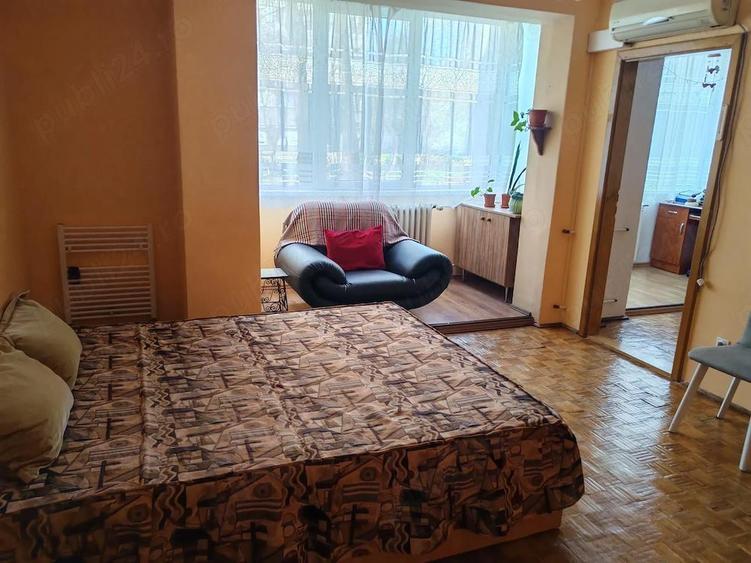 De vanzare apartament cu 2 camere, str. Splaiul Crisanei - 2