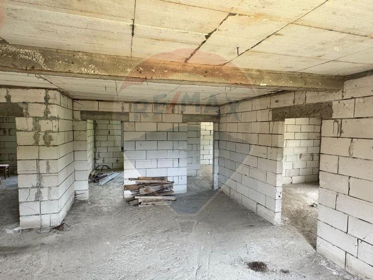 Casa / Vila cu 7 camere de vanzare - 9