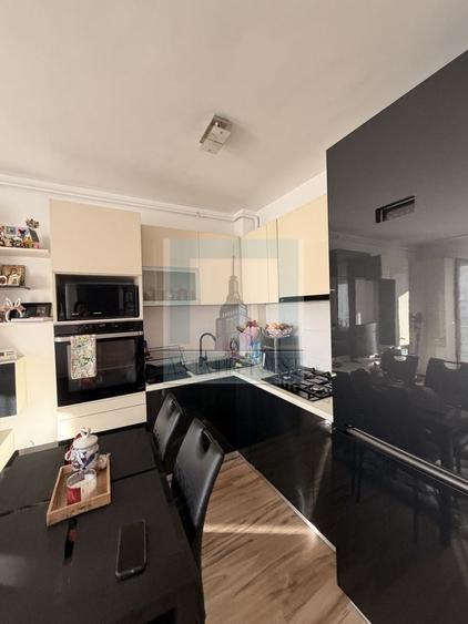 Apartament 2 camere open space - zona Tractorul - 3