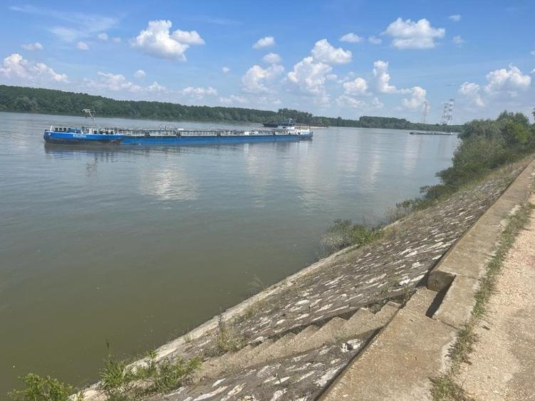 Proprietar, închiriez teren intravilan în Orașul Cernavodă, IN PORT - 1