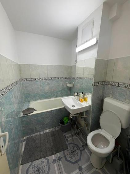 Apartament cu 2 camere semidecomandat, mobilat în Complex Studențesc