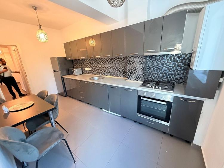 Apartament cu 3 camere decomandat în Muncii