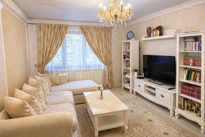 Apartament cu 3 camere semidecomandat în Ipotești