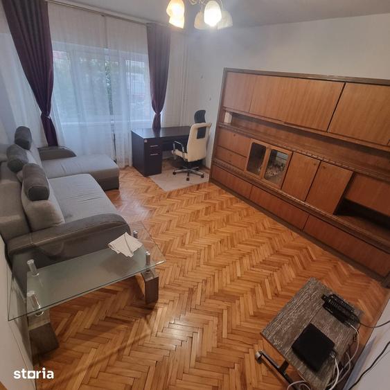 Apartament cu 3 camere decomandat în Mărăști