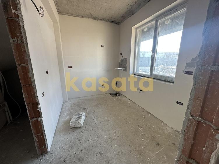 Casă individuală cu 4 camere cu Canalizare în Exterior Vest