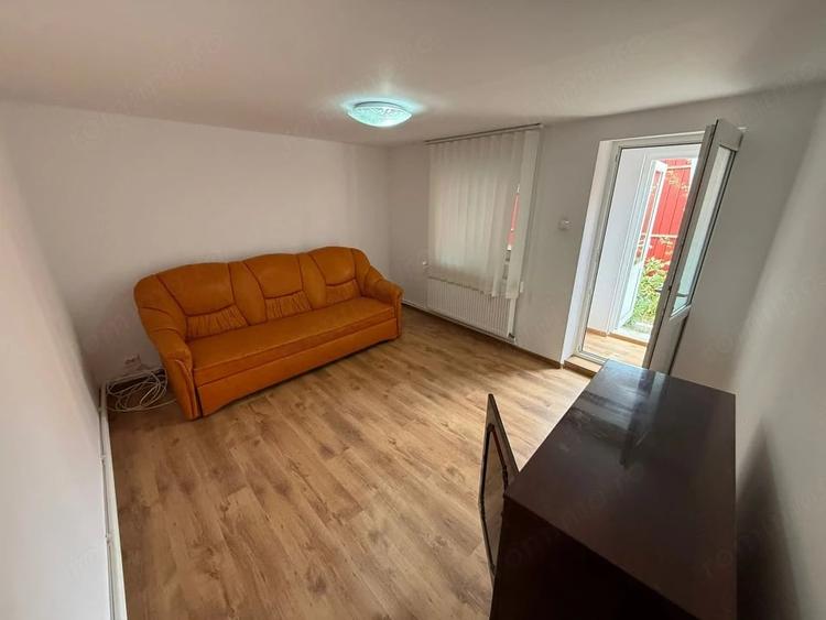 Casă cu 4 camere cu Teren 240 Mp în Păcii