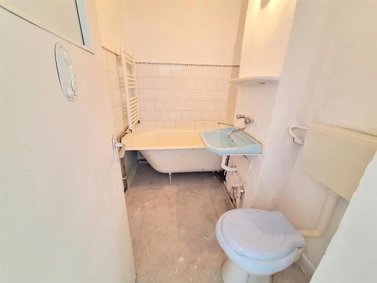Apartament cu 2 camere semidecomandat în 9 Mai