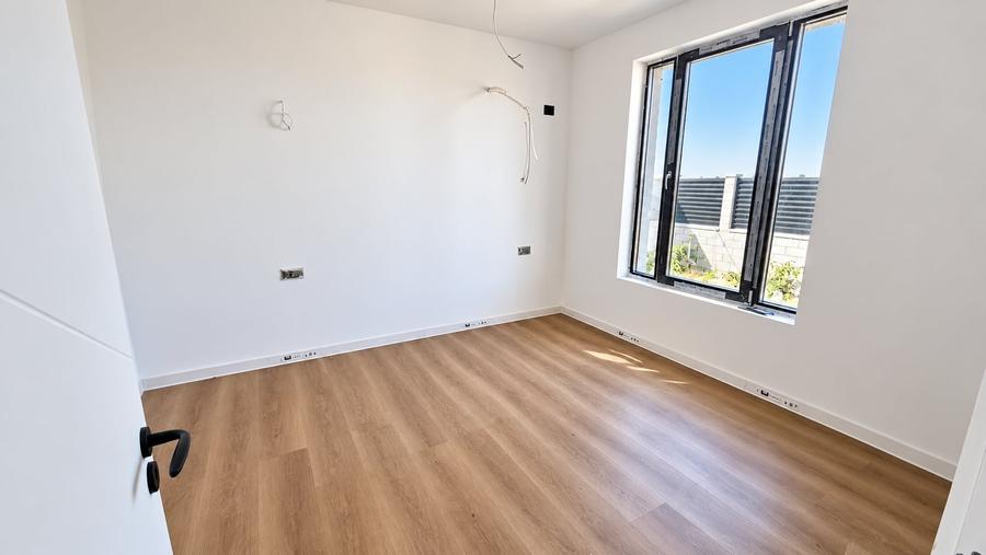 Casă individuală cu 4 camere cu Teren 420 Mp în Berceni