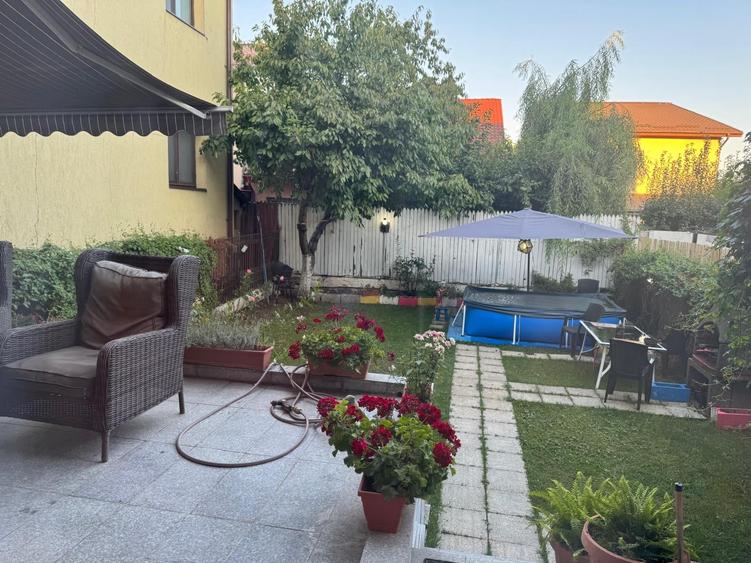 Casă individuală cu 6 camere cu Canalizare în Titan