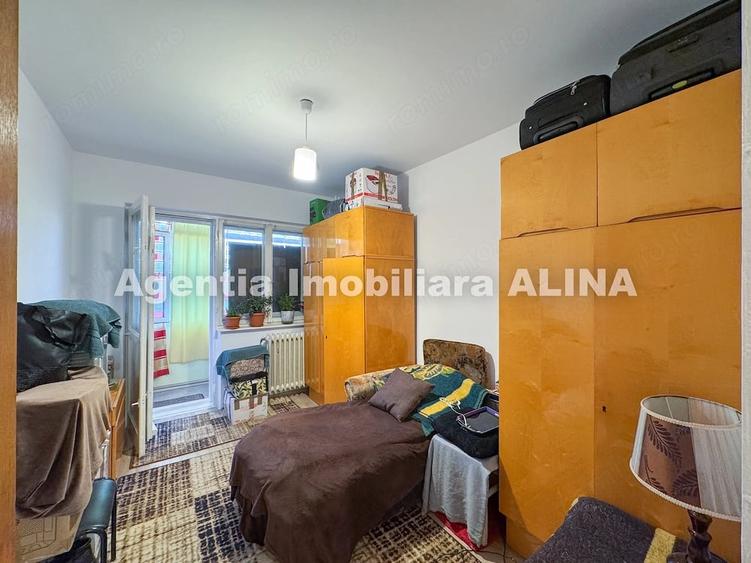 Apartament cu 3 camere decomandat în Piața Centrală