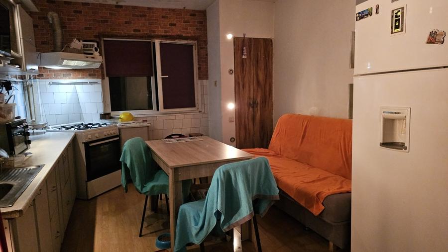 Apartament cu 2 camere decomandat în Vitan