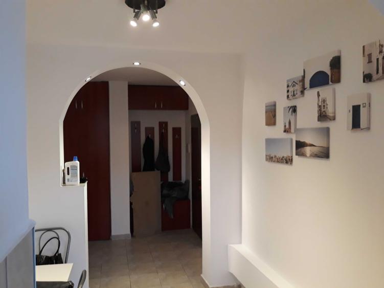 Apartament cu 2 camere decomandat în Decebal