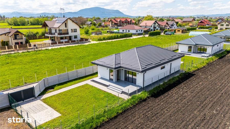 Casă cu 4 camere cu Teren 500 Mp în Stupini