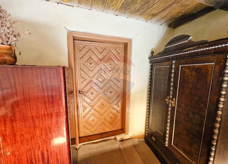Casă individuală cu 4 camere cu Teren 10486 Mp în Ierșnic