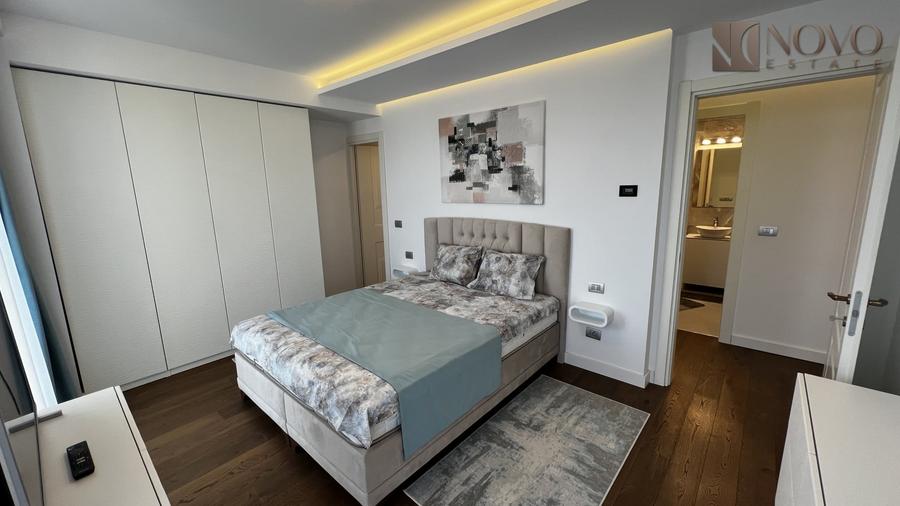 Apartament cu 3 camere semidecomandat, mobilat în P-ța Alba Iulia