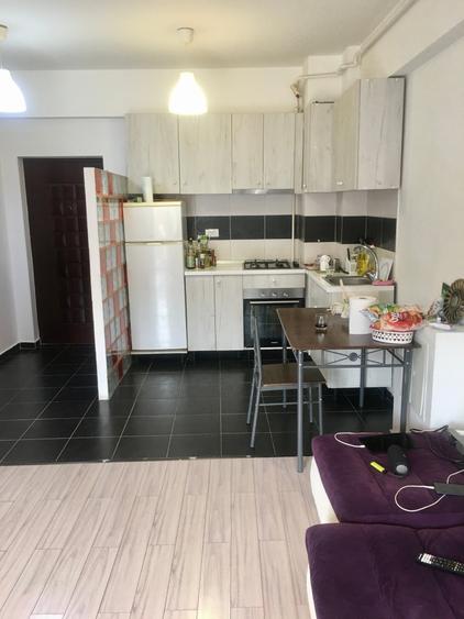 Apartament cu 2 camere semidecomandat în Militari