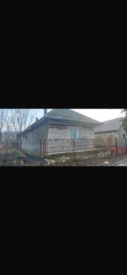 Casă individuală cu 2 camere cu Canalizare în Făureni