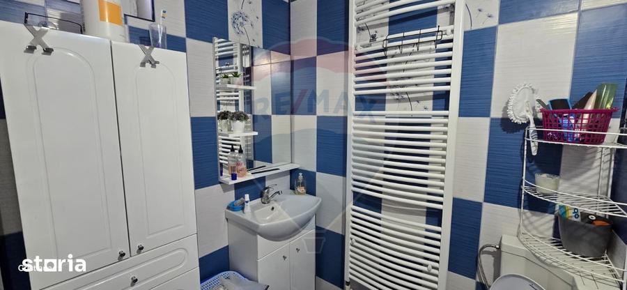 Casă cu 5 camere cu Teren 1076 Mp în Central