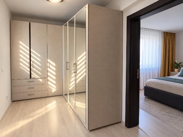 Apartament cu 3 camere decomandat, mobilat în Central
