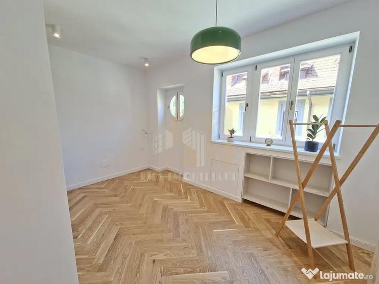 Apartament cu 3 camere semidecomandat în Schei