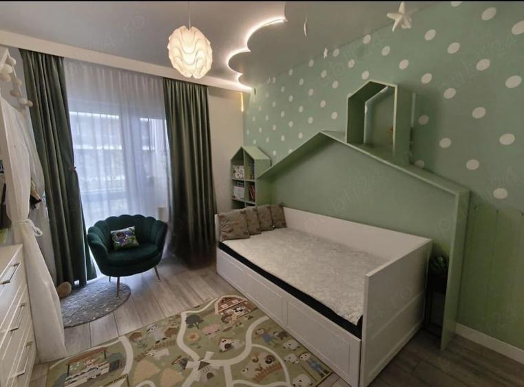 Apartament cu 3 camere decomandat în Metalurgiei