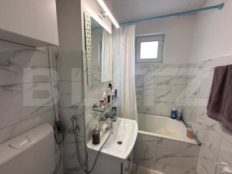 Apartament cu 2 camere decomandat, mobilat în Republicii