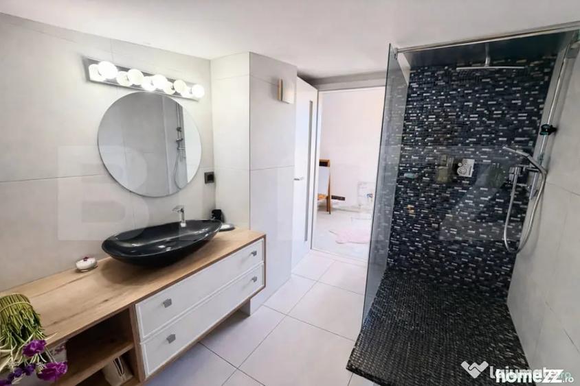 Apartament cu 4 camere semidecomandat în Andrei Mureșanu
