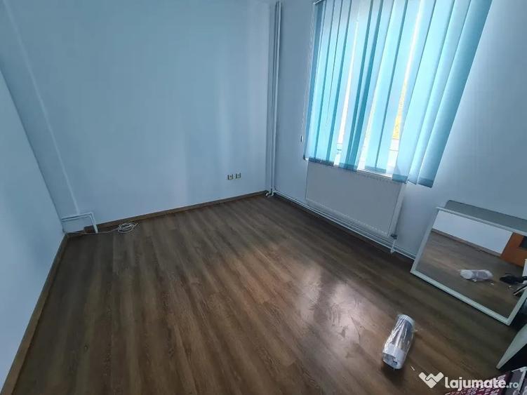 Spațiu comercial, de 275 mp, în Central