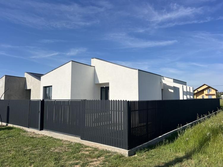 Casă cu 3 camere în Șimnicu de Jos