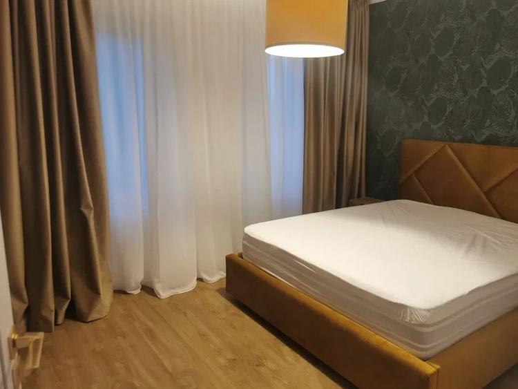 Duplex cu 5 camere cu Canalizare în Florești