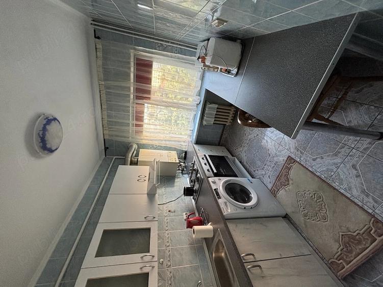 Apartament cu 2 camere decomandat în Podu Roș