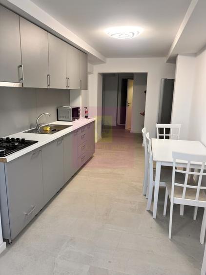 Apartament cu 3 camere decomandat în Decebal