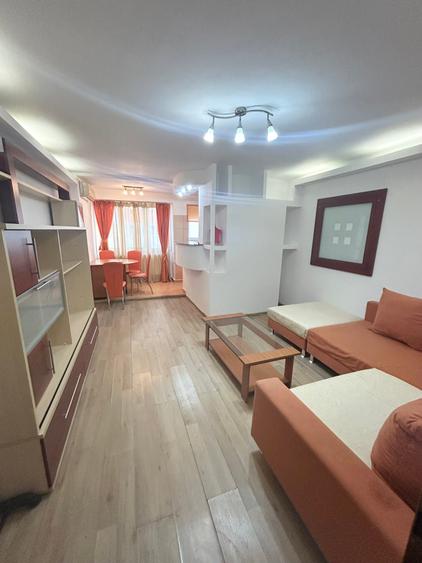 Ion Mihalache - Piata 1 mai / Garsoniera moderna - 1