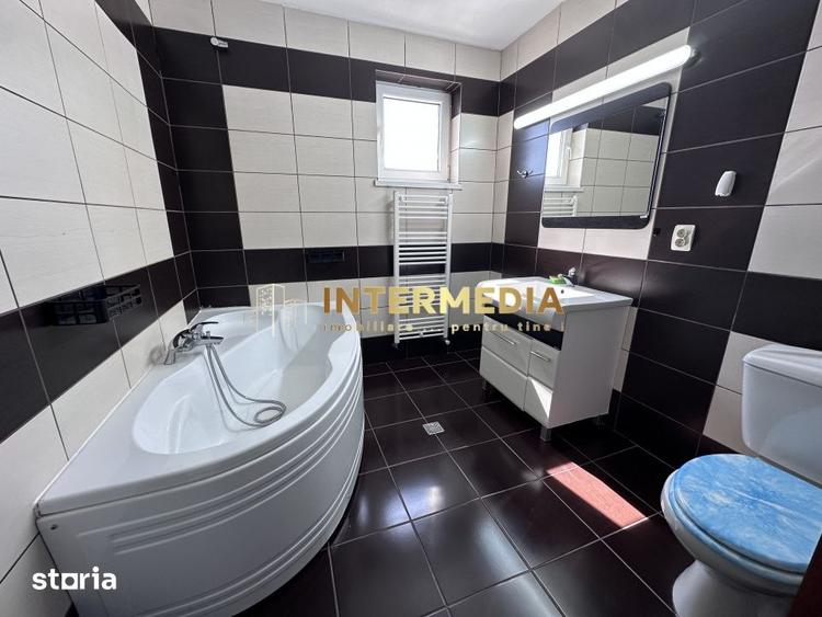 Apartament cu 3 camere decomandat, mobilat în Cetate