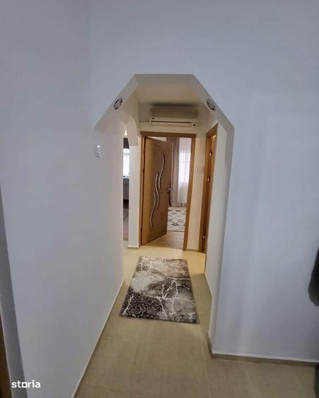 Apartament 3 camere, balcon, utilat - 380 EUR - 1
