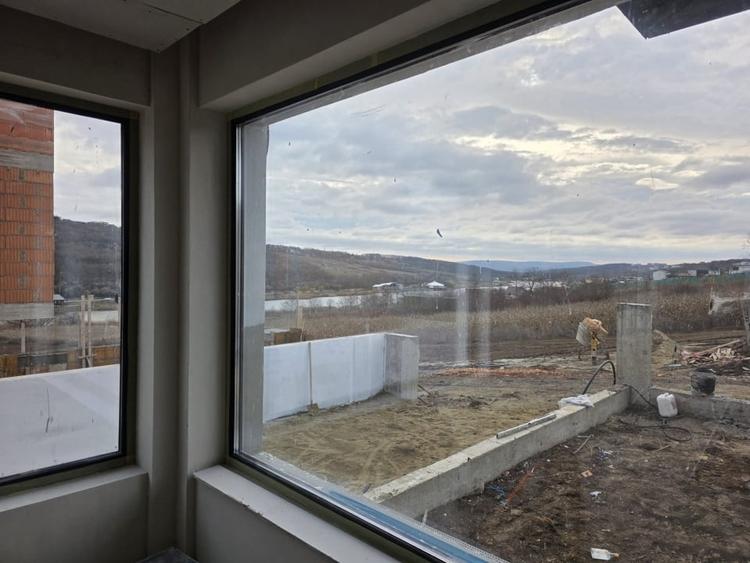 Vila exclusivista cu piscina langa lac. Acasa ca in vacanta! - 9