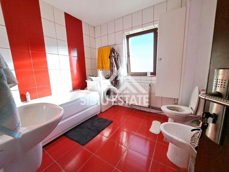 Casa Sibiu cu pivnita si garaj, curte mare - 14