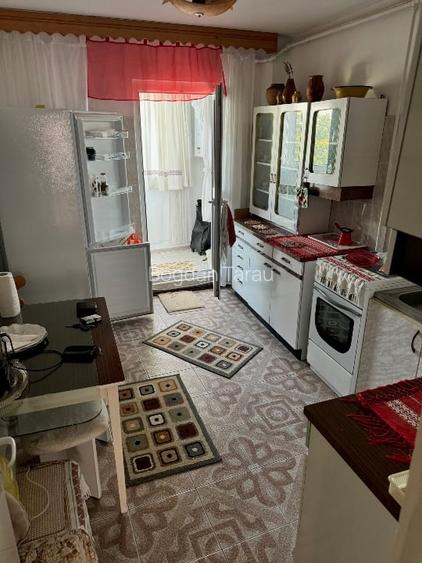 Apartament 3 camere Str Milcov langa bazarul de rusi 71 m2