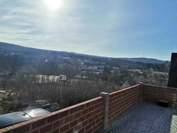 Casa in Bucium aproape de bulevard, statie autobuz, scoala, priveli?te, aer curat, schimb imobiliar - 2