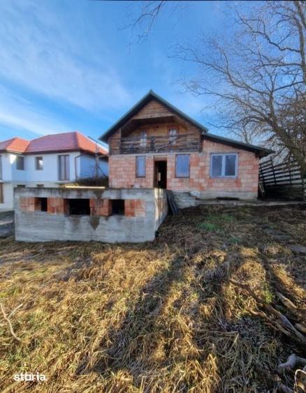 Casă cu 3 camere cu Teren 720 Mp în Apahida