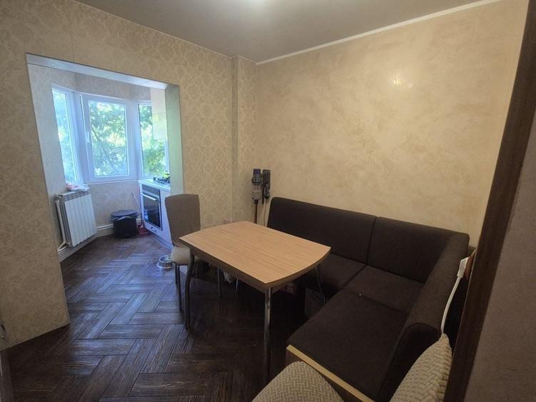 Vand apartamet 3 camere decomandat, zona Nae Leonard - 1