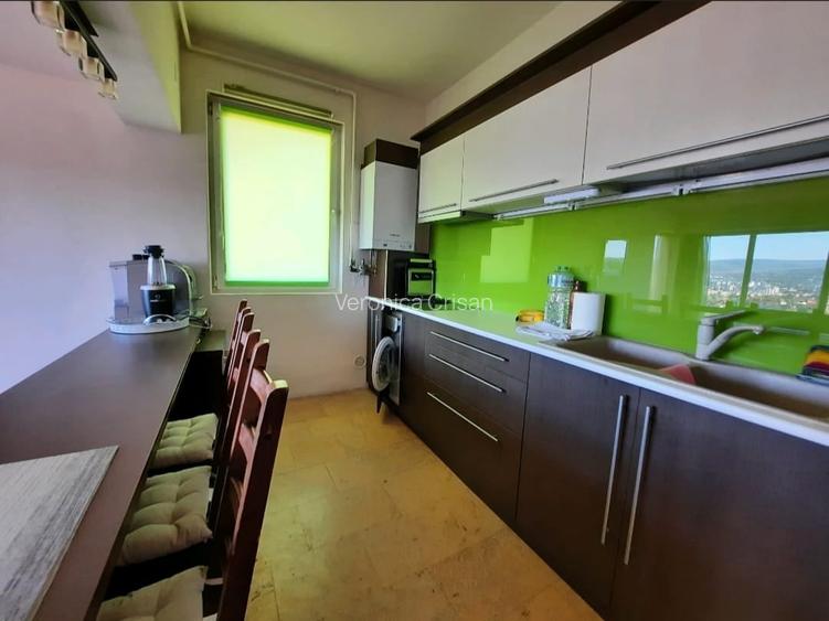 Apartament 3 camere str.Trifoiului, zona Grand Hotel Italia, cu parcare
