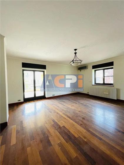 VANZARE CASA VILA 6 CAMERE 652 mp TEREN ZONA SISESTI SECTOR 1 - 1