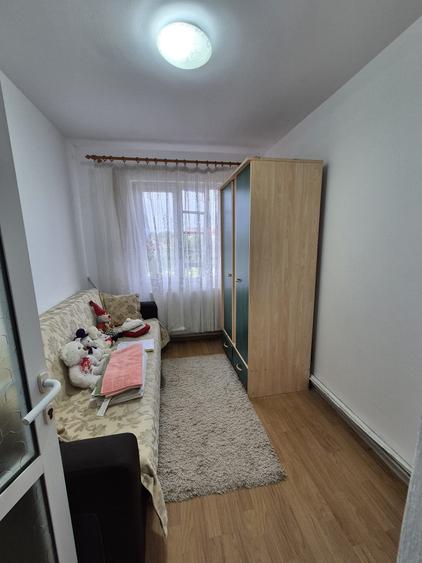 PALAZU MARE APROAPE DE LAC VILA P+1E SI TEREN 1.400 MP. IDEAL REZIDENTIAL - 3