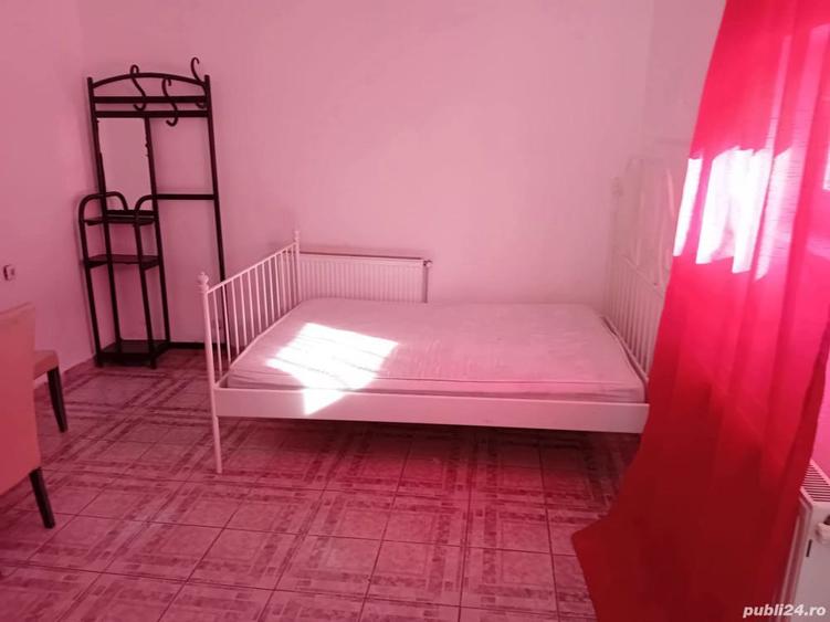garsoniera curte - 2