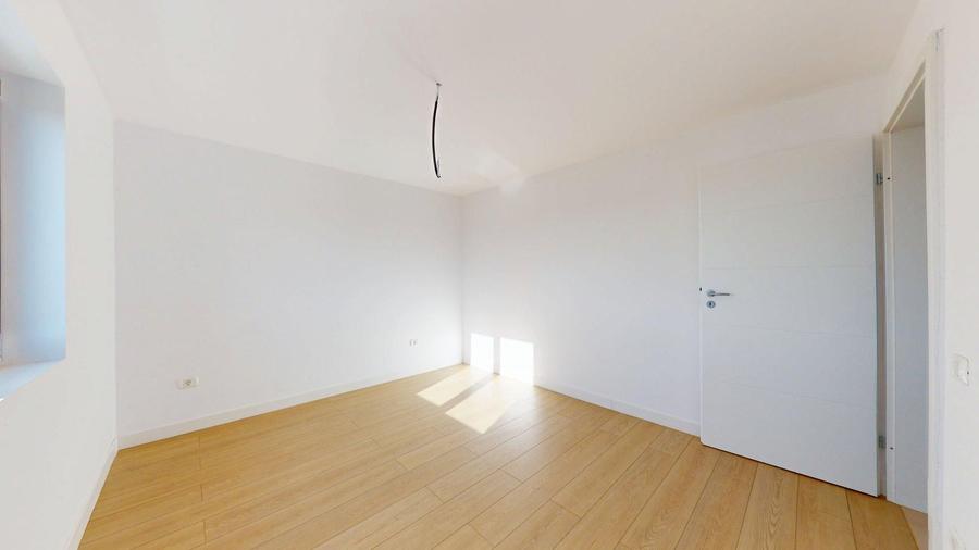 CASA DE LANGA PADURE, Clinceni str. Mierlei 73J - 11