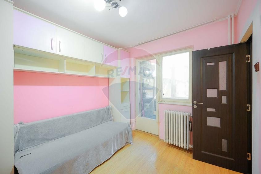 De vânzare apartament cu 3 camere, etajul 1, Strada Borsecului, Oradea - 4