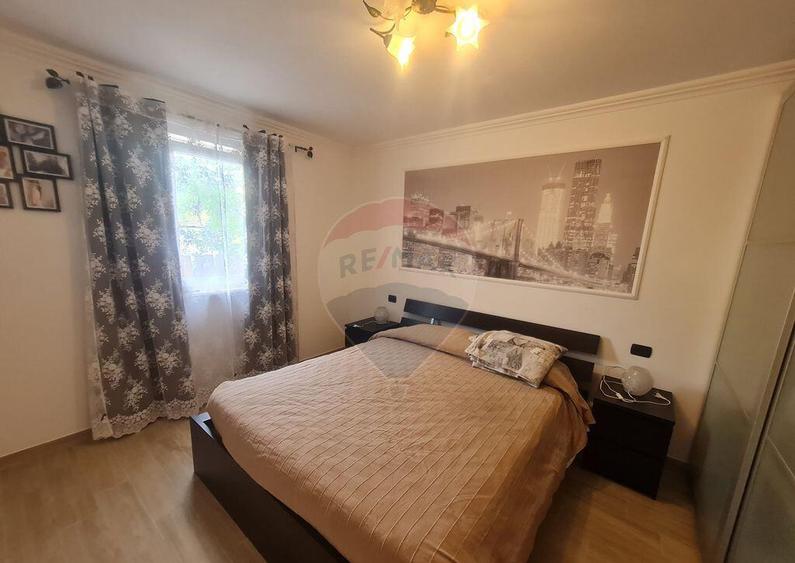 Casa cu 5 camere de vanzare (P+M) in comuna Bolotesti - 2